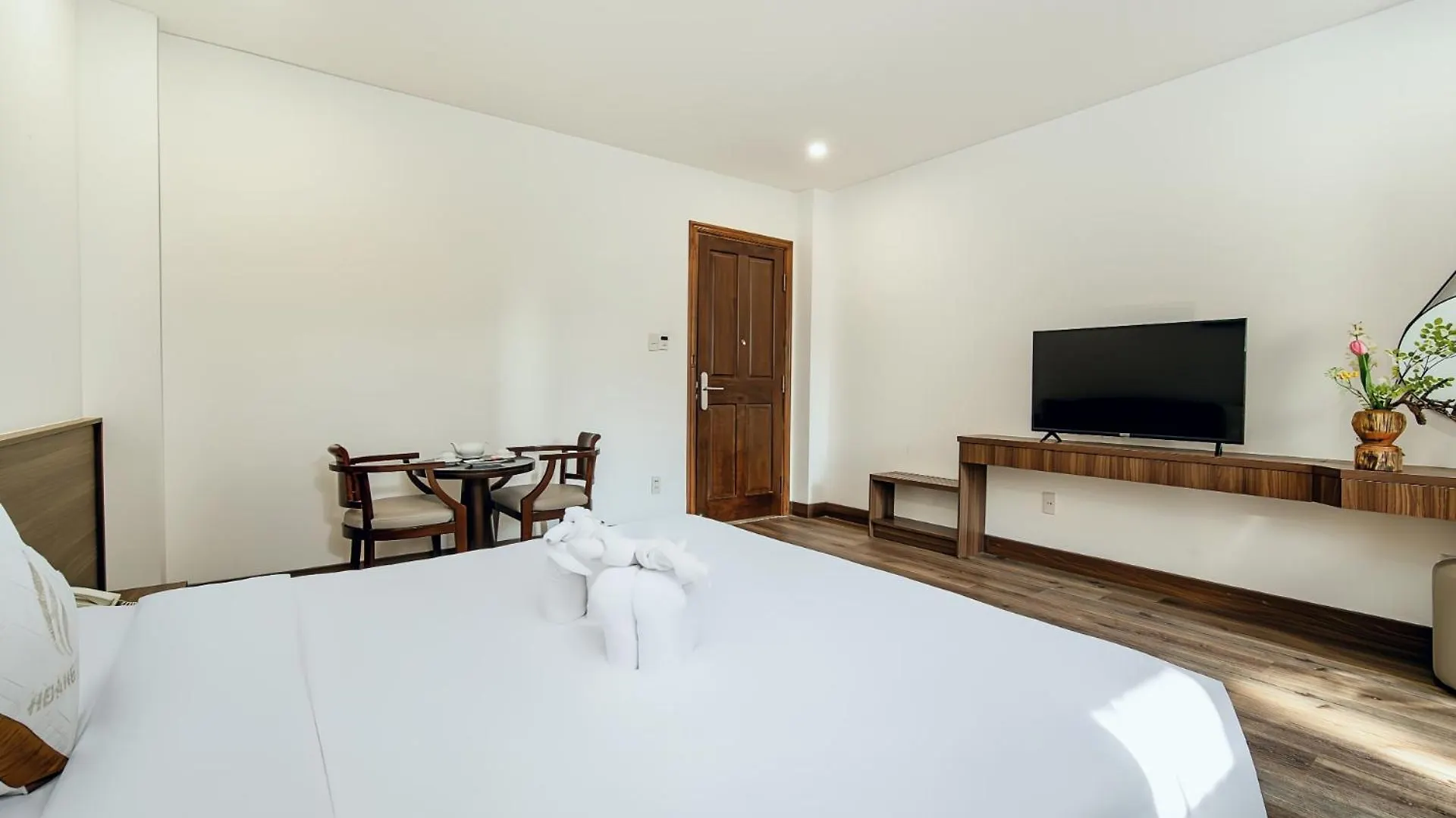 Hoang Linh Riverside Hotel Danang