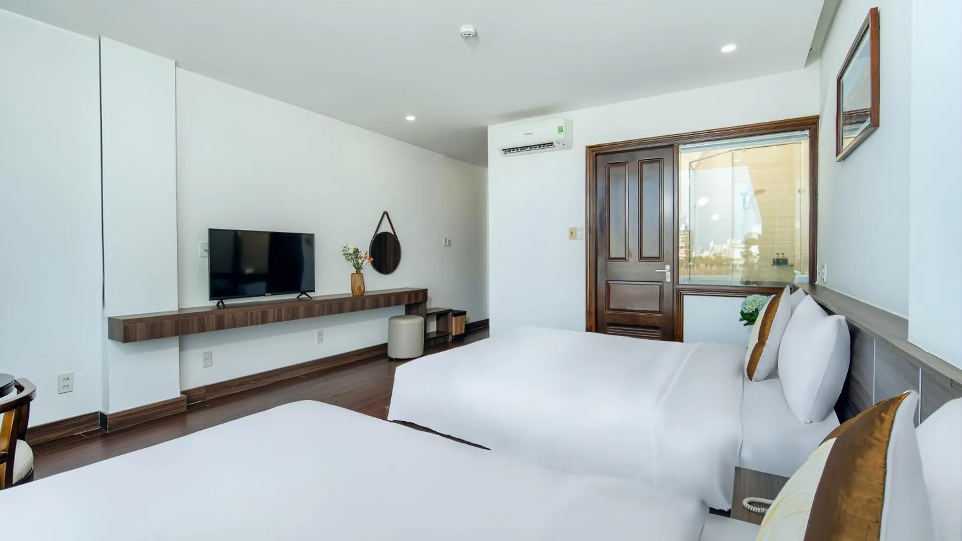 Hoang Linh Riverside Hotel Danang Vietnam