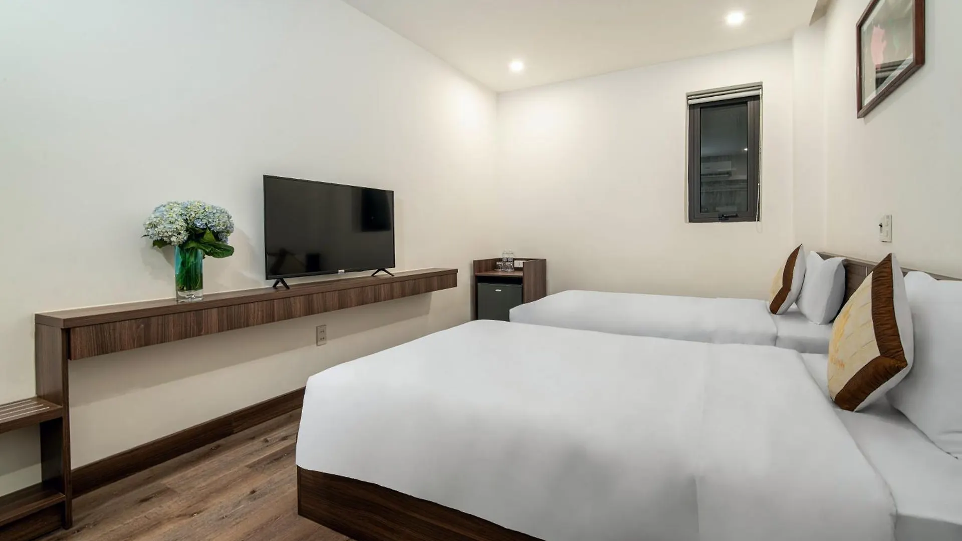 Hoang Linh Riverside Hotel Danang